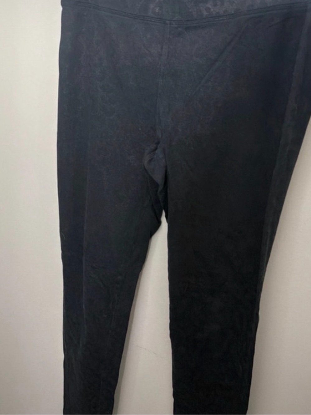 Black leggings with animal print
